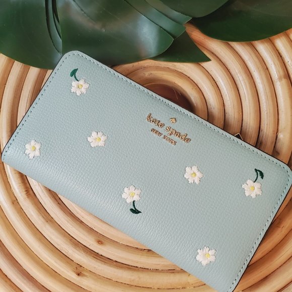 Kate spade embroidered Large slim bifold wallet Daisy Flowers Aphrodite Green - Picture 4 of 5